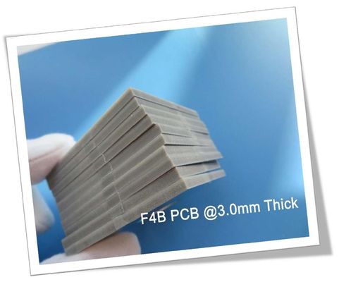 F4B PCB van hoge Frequentiepcb DK 2,2 PTFE met 3.0mm Dik 1oz Koper en HASL Loodvrij voor Flardantenne