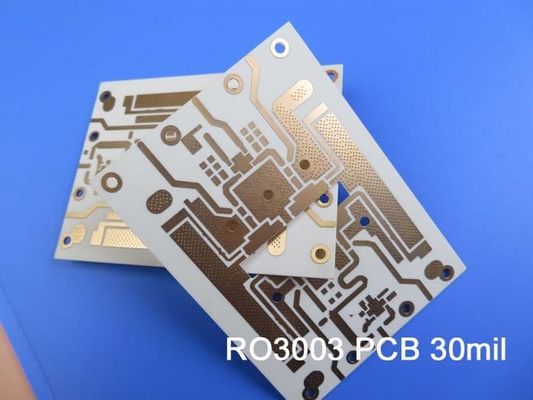 Rogers RO3003 Hoogfrequente Printplaat 2-laags Rogers 3003 30mil 0.762mm PCB met DK3.0 DF 0.001 voor magnetron RF